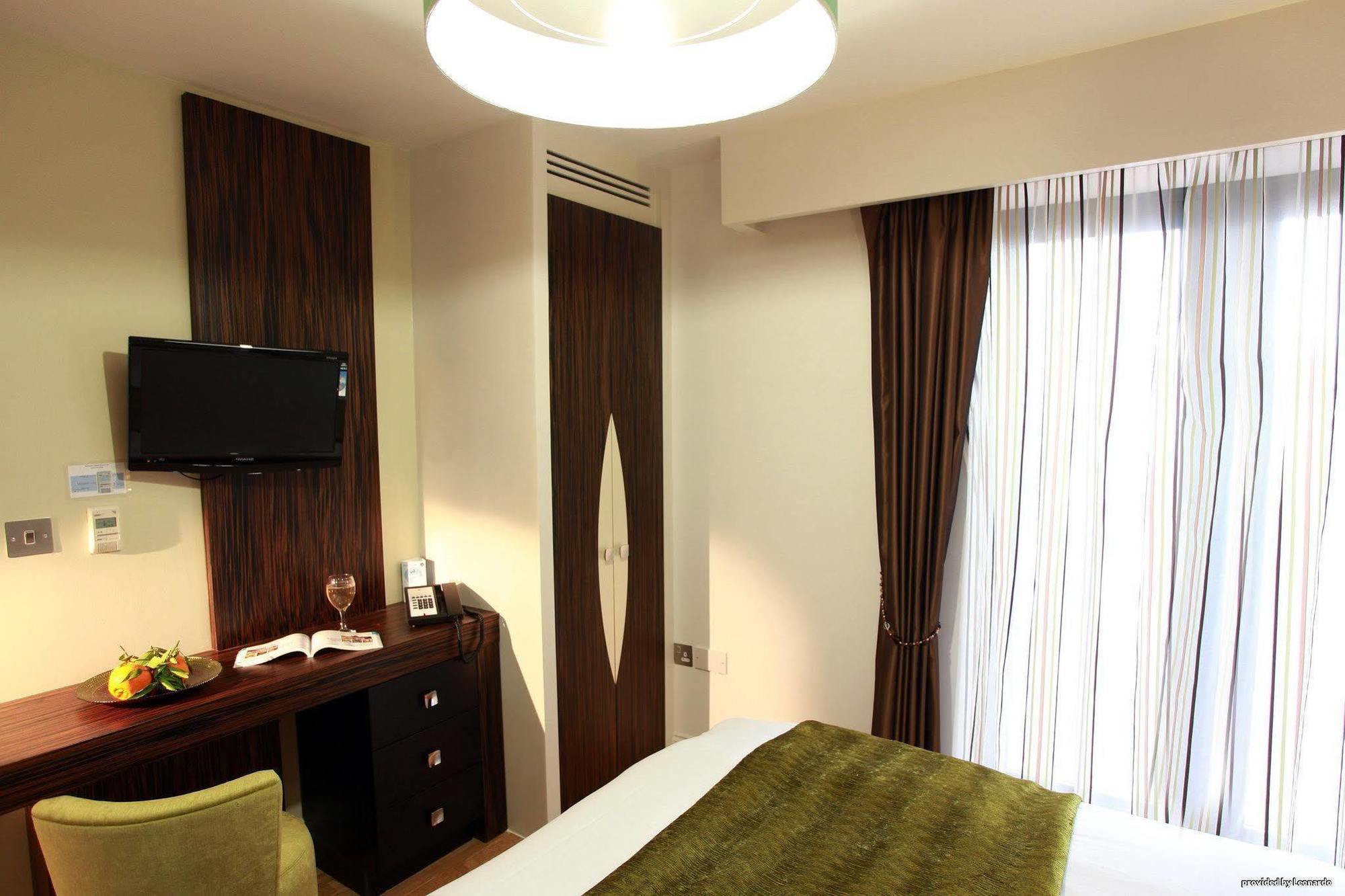 Maitrise Suites Apartment Hotel Ealing - London Exterior photo